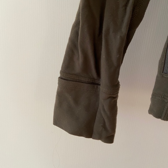 LULULEMON Running Jacket, Size 4 - Picture 6 of 6